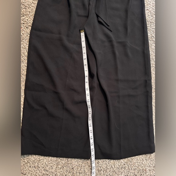 Express Women’s Black High Rise Cropped Culottes - Picture 5 of 9